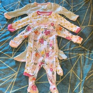 3 set footie pajama set with built in mittens
